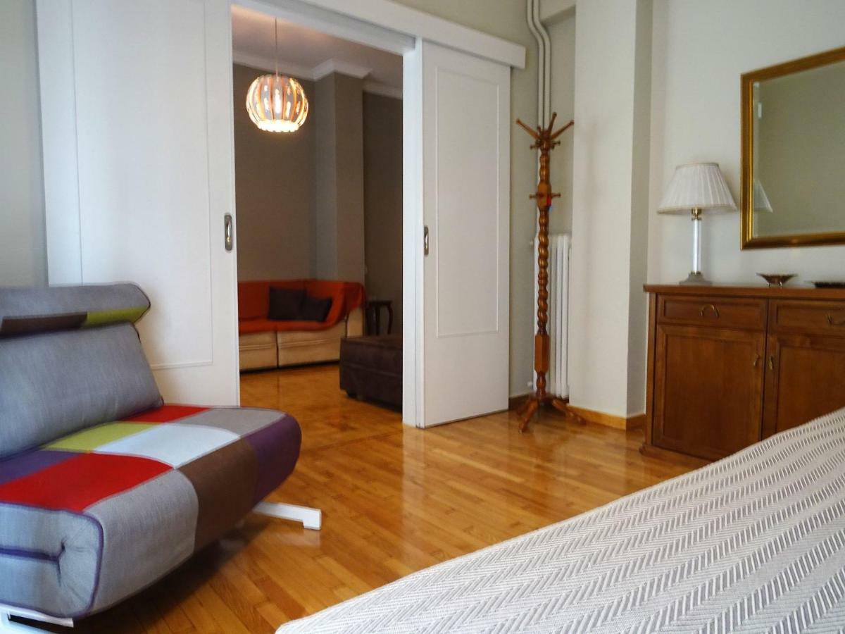Chic Central Apartment In Evangelismos Metro Station Афины Экстерьер фото